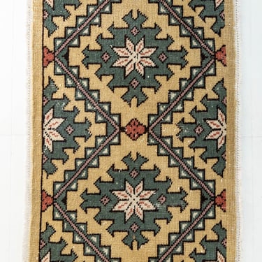 Vintage Turkish Mini Rug No. 467 | 1'9 x 2'9