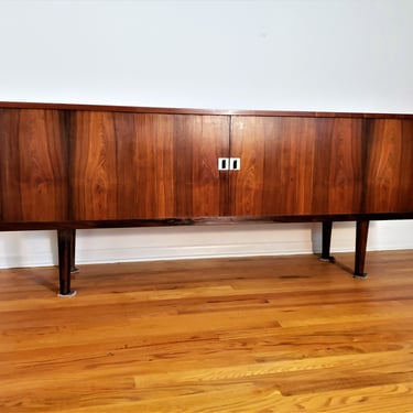 Mid Century Hans Wegner Presidential Rosewood Credenza 