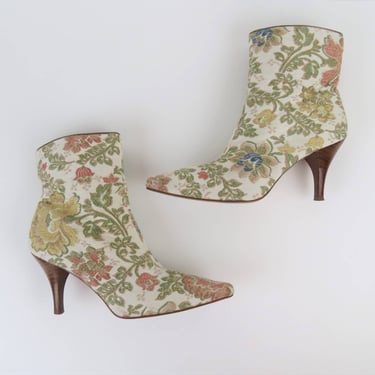 Vintage floral tapestry short ankle boots, booties, Victorian revival, size 8 