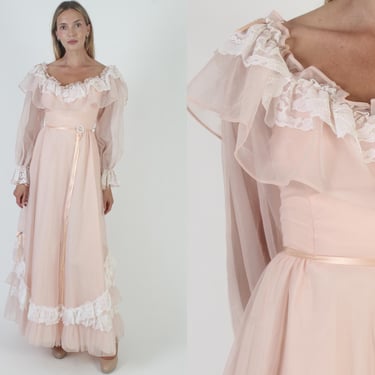 Dance Allure 70s Prom Gown, 19th Century Style Romantic Dress, Vintage Peach Saloon Outfit, Off The Shoulder Bridesmaid 