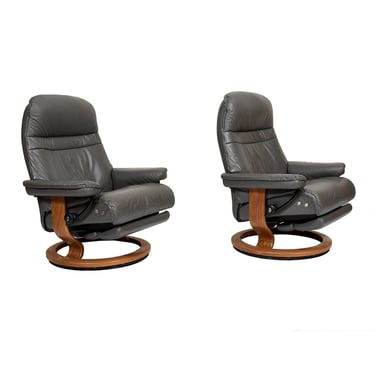 The Ekornes Stressless Sunrise Power Recliners w. Full Back + Lumbar Support