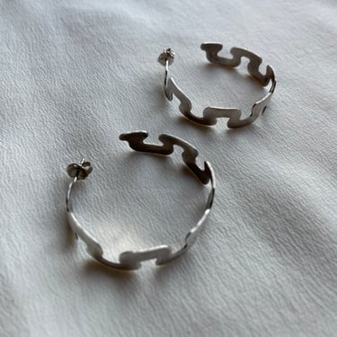 silver hoop earrings E169