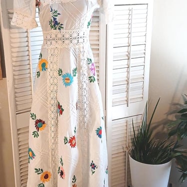Vintage 50s/60s Mexican Cotton Hand Embroidered Maxi Dress / Crochet Lace Trim / S 