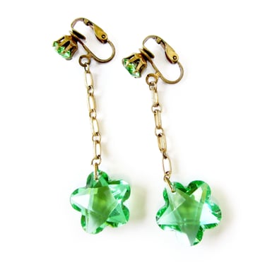 Dangling Earrings with Green Facetted Glass Flowers or Stars, Green Crystals, Glamour Girl, Summer Jewelry, Garden Party, Clip Earrings 