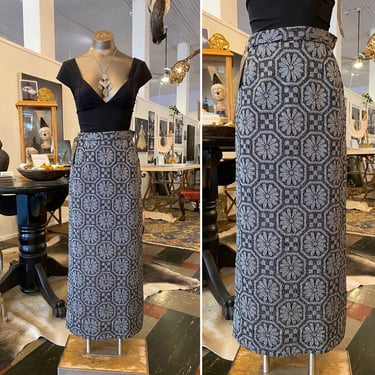 1960s maxi skirt, black silver, vintage 60s skirt, daisy print, mod style, size small, metallic lurex, high waist, side slits, retro fashion 