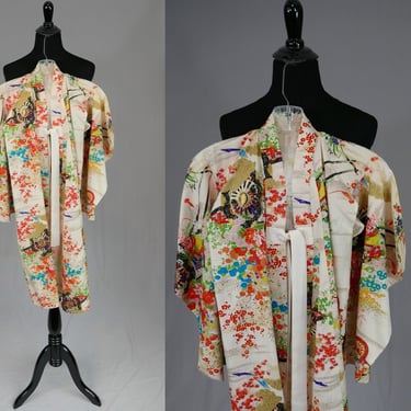Vintage Girls' Kimono - Child Size Kimono - Flowers and Carts Print - 37.5" length 