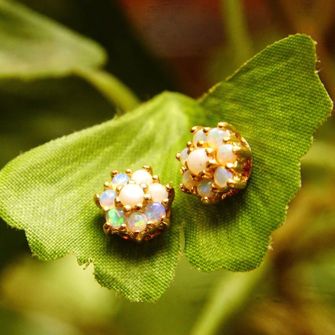 Vintage 14K Gold Opal Cluster Stud Earrings, Iridescent Opal Cabochons, Flower Design, Art Deco Style, Elegant 585 Opal Studs,  8mm 