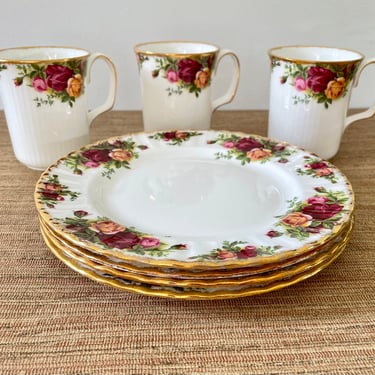 Vintage Old Country Roses Fine Bona China - Salad Plates and Coffee Cups - Royal Albert - Made in England 