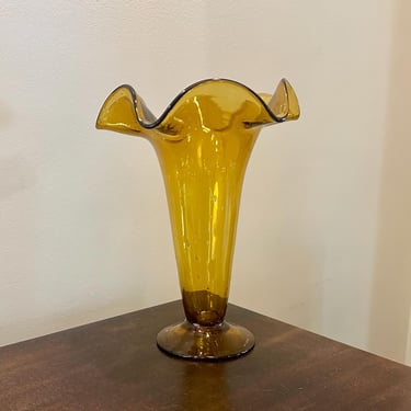 Vintage MCM Amber Glass Ruffle Vase Handkerchief Style 10.5” Tall 