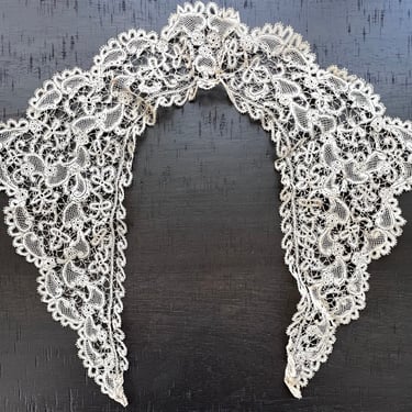 Collar 1800s woman's hand made fine lace ecru 