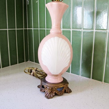 Vintage Ornate Pink Gold Seashell Ceramic Table Lamp - Rococo French Pastel Ceramic Lamp - Mermaidcore 
