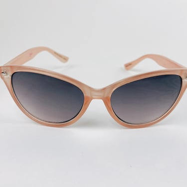 1990s-2000s Peachy Pink Cat Eye Sunglasses by Candie's | True Vintage, Y2K, Excellent Condition, Retro, Trendy 