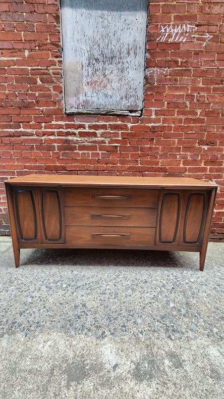 Broyhill Emphasis Low Credenza