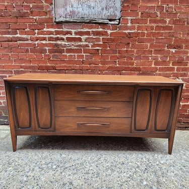 Broyhill Emphasis Low Credenza