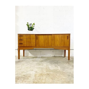 Mid Century Modern Credenza or Console 