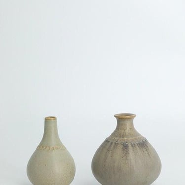 Small Mid-Century Scandinavian Modern Collectible Pistachio Stoneware Vases by Gunnar Borg for Gunnars Keramik Höganäs, 1960s, Set of 2 