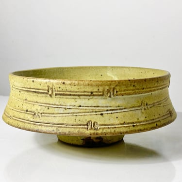 Warren MacKenzie Glazed Ceramic Drop Rim Footed Bowl in Stoneware 20th Century 