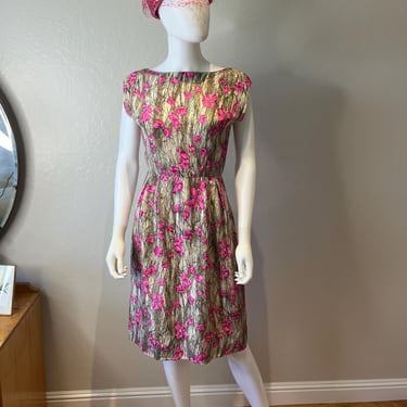 No Shrinking Violet - Vintage 1960s Beige Rayon Fuchsia Sweet Pea Floral Dress - 2/4 