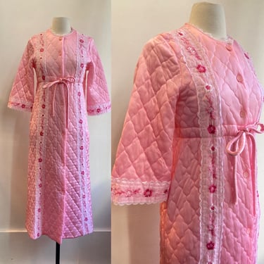 Vintage 60s 70s Robe / QUILTED BATHROBE / Lace Embroidered + Cord Tie + Deep Pockets / Hot Pink 