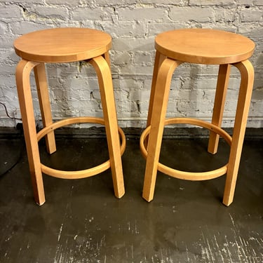 Alvar Aalto 64 Barstools in Birch by Artek