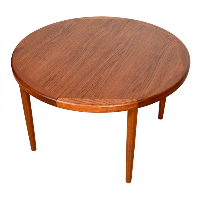 Round-to-Oval Danish Modern Teak Dining Table w: 2 Leaves