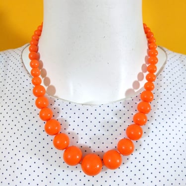 Chunky Vintage 60s 70s 80s Bright Orange Graduated Round Beaded Statement Necklace 