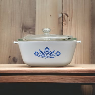 Corning ware cornflower blue casserole with lid. 1.5 qt Vintage CorningWare kitchenware baking dish 