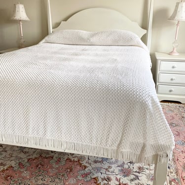 NEW - Vintage White Knobby Chenille Bedspread, Twin or Full, White On White Fabric 