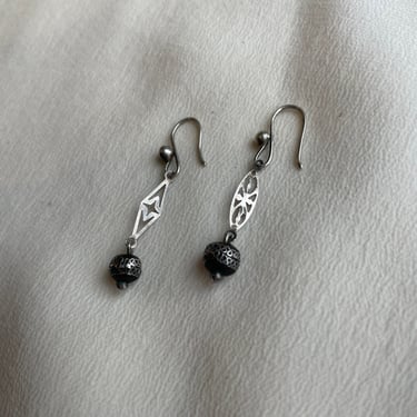 bead with silver detail dangly earrings E351