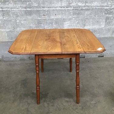 Drop Leaf Oak Kitchen Table (Seattle)