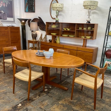 (8) Niels Otto Moller  Model 75 Dining chairs