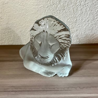 Vintage Viking Glass lion paperweight 
