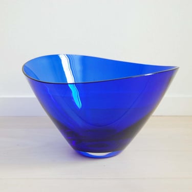 Mid Century Modern Cobalt Blue Art Glass Bowl 