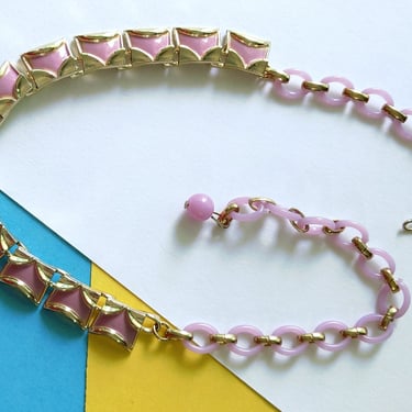 So Pretty Vintage 70s Pastel Purple & Gold Link Statement Necklace with Plastic Chain Back 