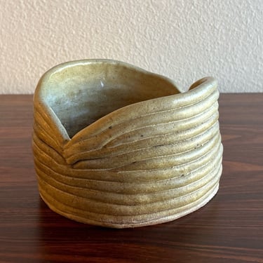 Coiled stoneware planter