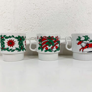 Vintage Christmas Mugs Set of 3 Stacking Ceramic Cups Green Red Snowflake Santa Kitsch Kitchen Kawaii Cute 1970s 70s 