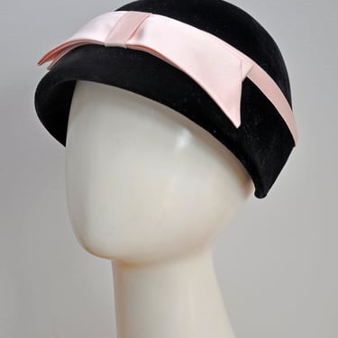 vintage 1960s black velvet & pink satin bow HATTIE CARNEGIE hat 