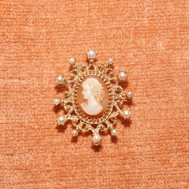 Ornate 14K Yellow Gold Pearl Frame Cameo Brooch Pin, Classic Relief Shell Carving, Ornate Pearl Crown Setting, 40mm 