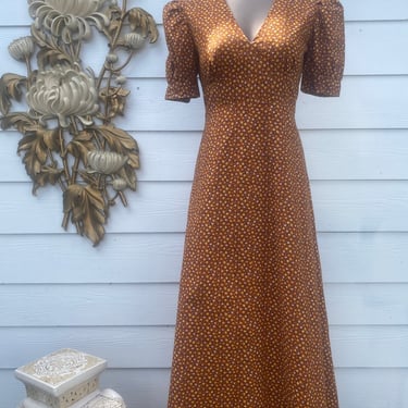 1970s maxi dress, cottagecore, ditsy floral, brown cotton, vintage 70s dress, empire waist, tie back, puff sleeves, x-small, prairie style 