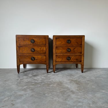 A Pair Of  Vintage Italian Neoclassical Louis XVI - Style Solid Oak  Nightstands By Guido Zichele 