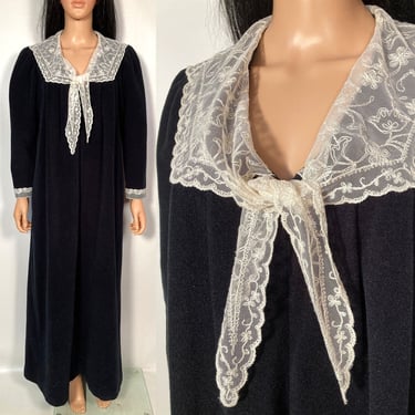 Vintage 80s Vanity Fair Black Fleece Velour Robe With Lace Bib Sailor Collar Made In USA Size S 