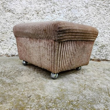 Vintage Mid Century Cushion Stool /Mid Century Ottoman on Wheels / Retro Textile Ottoman/ Vintage Furniture/ 70s/ Retro Taburete Yugoslavia 