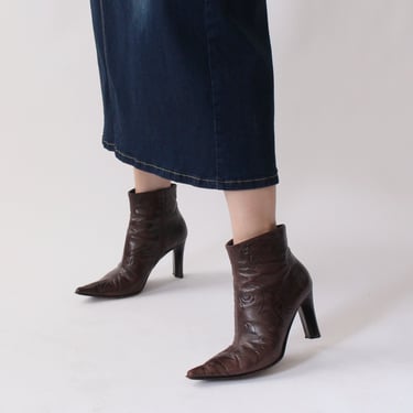 90s Embossed Pointed Toe Boots - 8