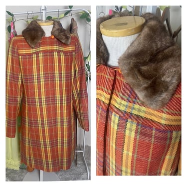 Vintage Y2K Kenneth Cole Reaction Plaid Coat with Removable Faux Fur Collar - Size Medium - Early 2000s Iconic Style 