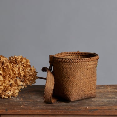 Small Borneo Gathering Basket with Strap Handle