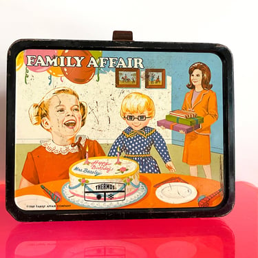 Vintage Family Affair Lunch Box | 1969 Metal Tin | TV Family with Buffy, Jodie, Sissy Mrs. Beasley & Mr. French | Cute Kitsch Home Decor 