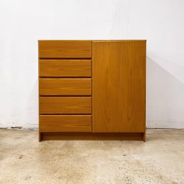 Danish Modern Light Teak Gentlemen's Dresser *MESSAGE US for shipping quote* 