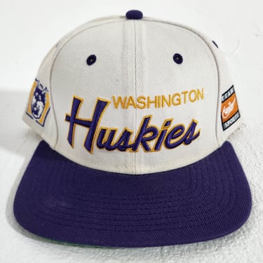 Vintage UW Huskies Nike Script Snapback Hat