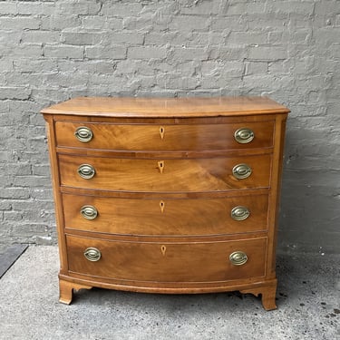 Federal Hepplewhite Chest of Drawers