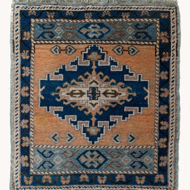 Vintage Turkish Mini Rug No. 641 | 1'10 x 2'2